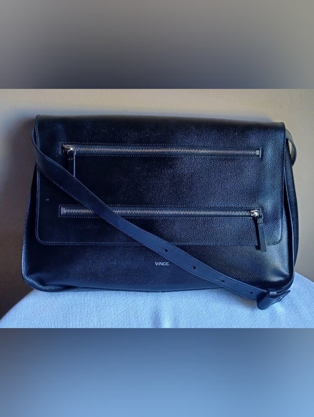 VINCE zip Line Black Leather Convertible Bag In Black